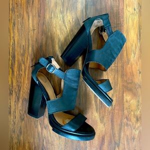 Jeffrey Campbell Women size 8.5 black sandal